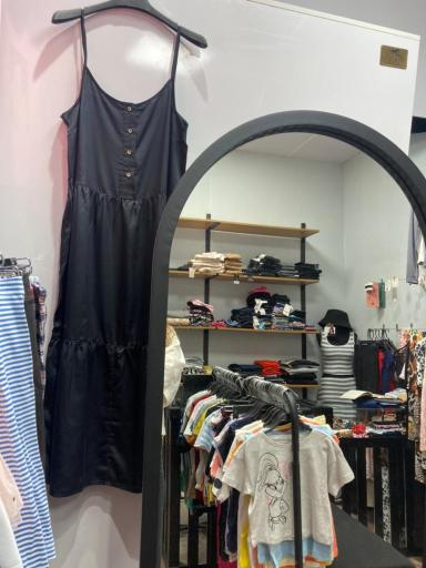 فروشگاه پوشاک راحتی زنانه و بچگانه طرفه