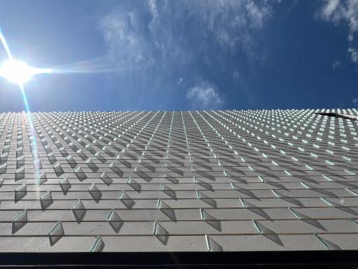 عکس آخیز تجارت اسپادانا