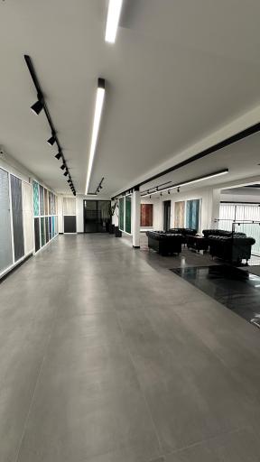 عکس آخیز تجارت اسپادانا