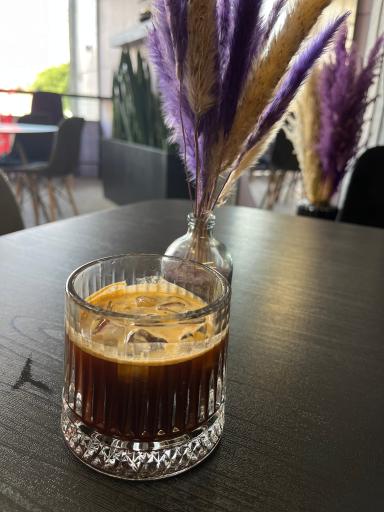 عکس کافه بنفش