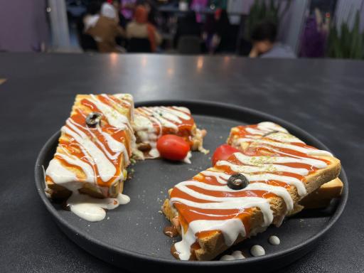 عکس کافه بنفش