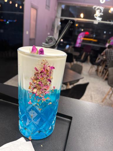 عکس کافه بنفش