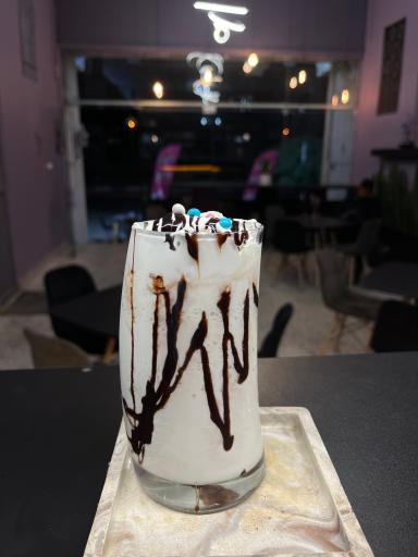 عکس کافه بنفش