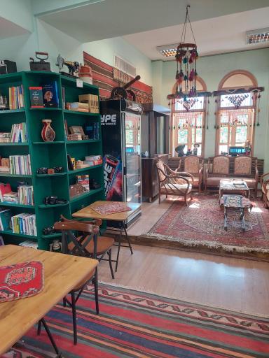 عکس کافه کتاب همای