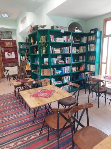 عکس کافه کتاب همای