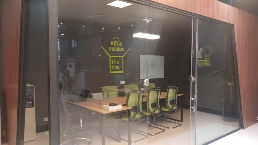 عکس دفتر طراحی مسعود محمدزاده