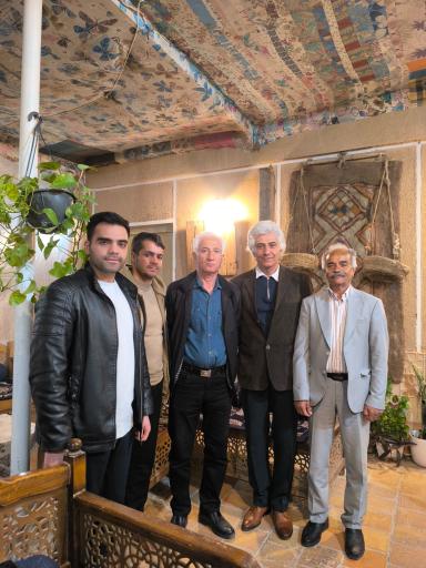 عکس عمارت دواُشکوب علویجه