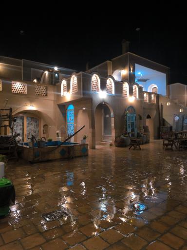 عکس عمارت دواُشکوب علویجه