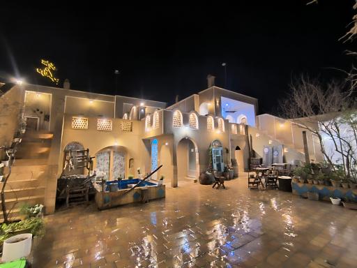 عکس عمارت دواُشکوب علویجه