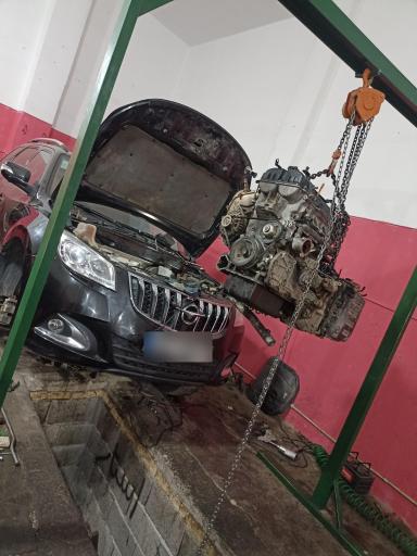 عکس کلینیک مجاز خودروهای چینی و کره‌ای استار