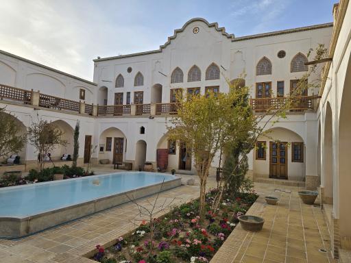 خانه ادیب (مرشدی 2)