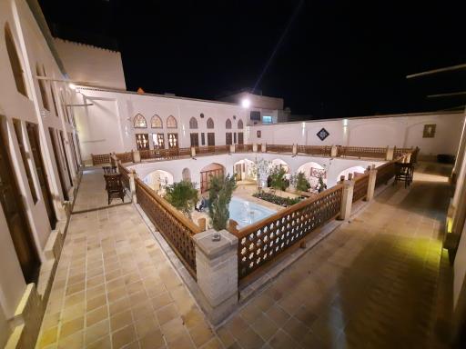 خانه ادیب (مرشدی 2)