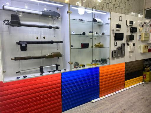 عکس آسانسور و دربهای اتوماتیک پیشگامان