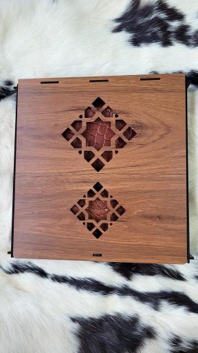 عکس کارگاه چرم بهرام 