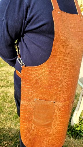 عکس کارگاه چرم بهرام 