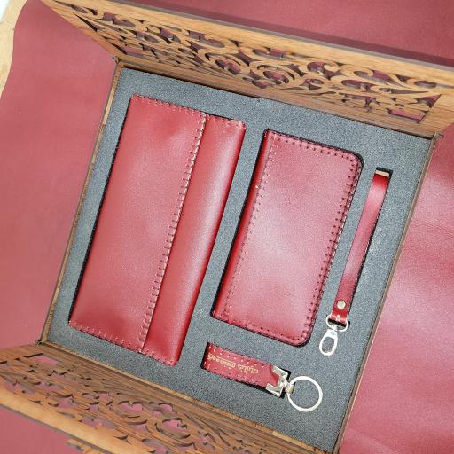 عکس کارگاه چرم بهرام 