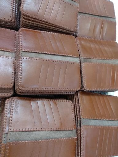 عکس کارگاه چرم بهرام 