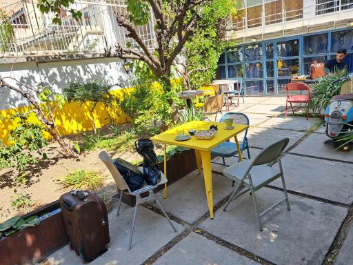 عکس مسافرخانه کرگدن