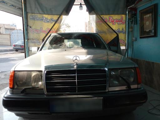 عکس شیشه اتومبیل حسین زاده