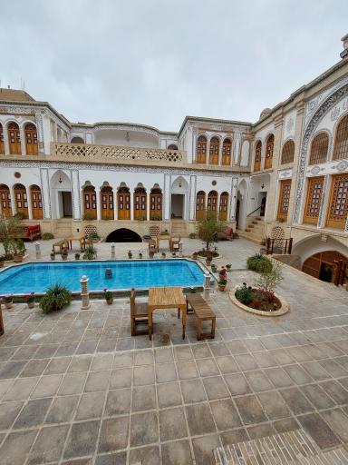 بوتیک هتل صباغیان