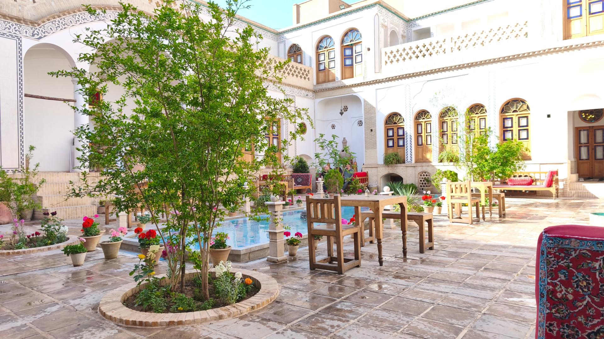 عکس بوتیک هتل صباغیان