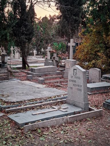 عکس آرامستان تاریخی مسیحیان دولاب