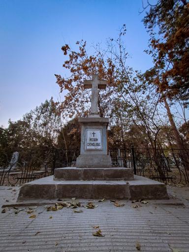 عکس آرامستان تاریخی مسیحیان دولاب