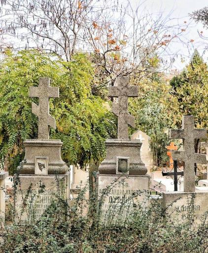 عکس آرامستان تاریخی مسیحیان دولاب