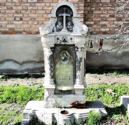 عکس آرامستان تاریخی مسیحیان دولاب