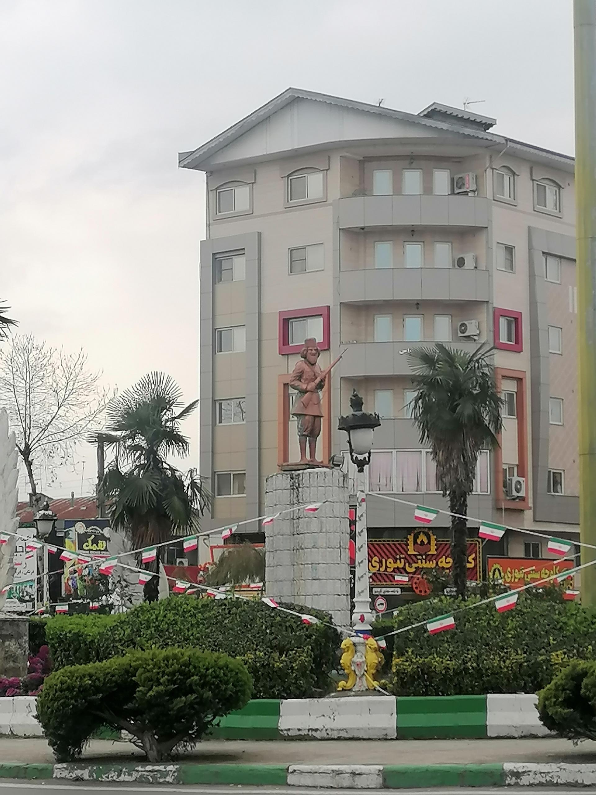 عکس میدان پاسداران(چهار دختران)