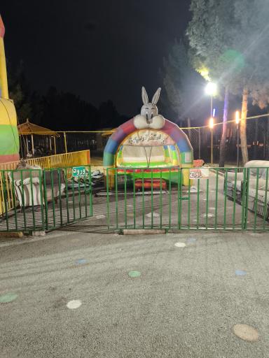 عکس شهربازی پنگوین قرمز