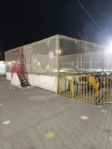 عکس شهربازی پنگوین قرمز