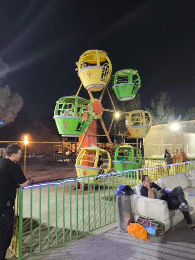 عکس شهربازی پنگوین قرمز