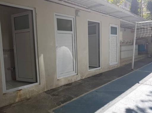 عکس دبیرستان هوشمند تفکر سفید