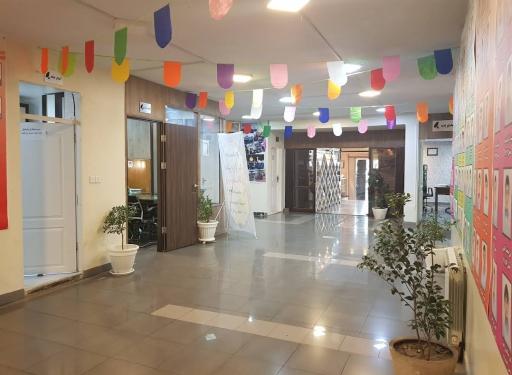 عکس دبیرستان هوشمند تفکر سفید