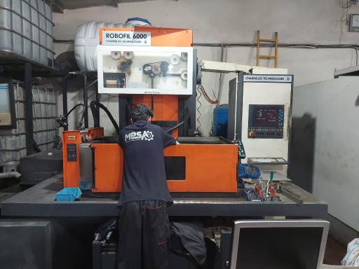 عکس مبتکران پیشرو صنعت آونگ