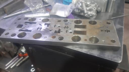 عکس مبتکران پیشرو صنعت آونگ