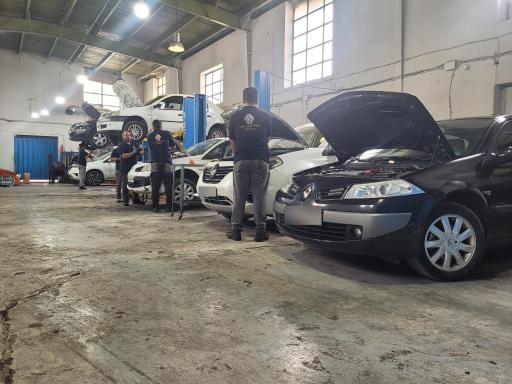 تعمیرگاه تخصصی رنوساز