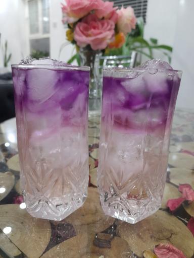 عکس کافه رنگین کمان