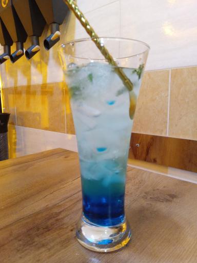 کافه رنگین کمان