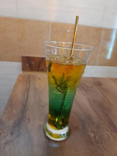 کافه رنگین کمان