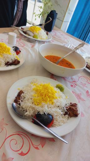 عکس غذا خوری میرزا