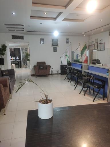 عکس ارائه خدمات بانکداری رسالت 