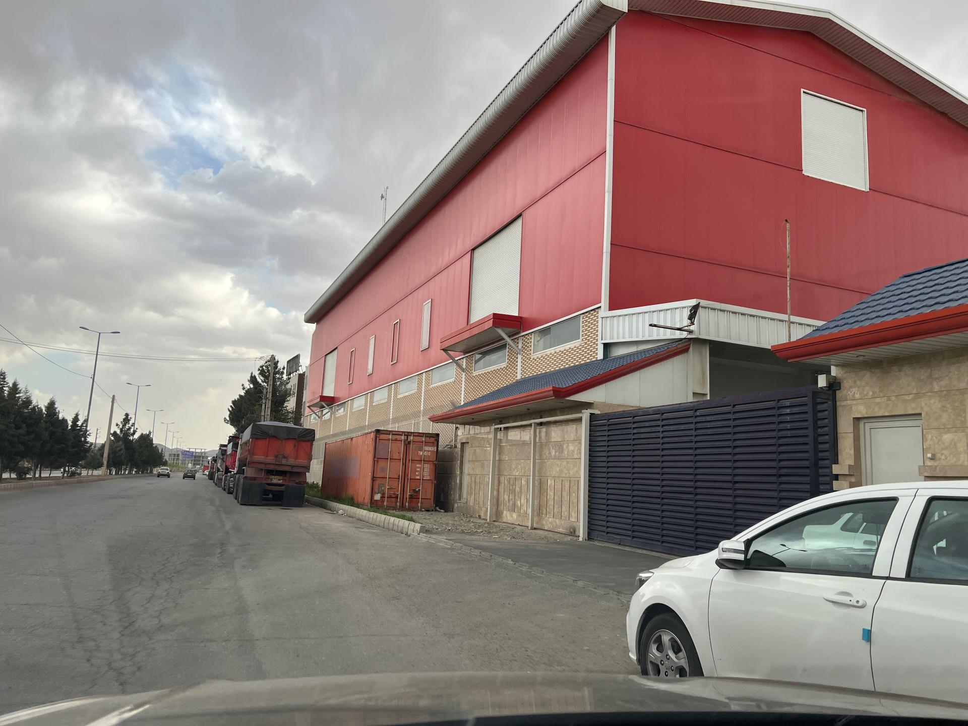 عکس کارخانه شکلات نوبل