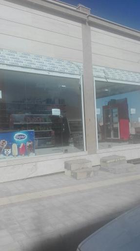 عکس پارک مارکت و مرغ و ماهی