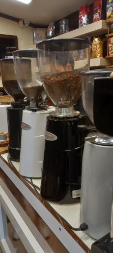 عکس قهوه و شکلات چاپلین