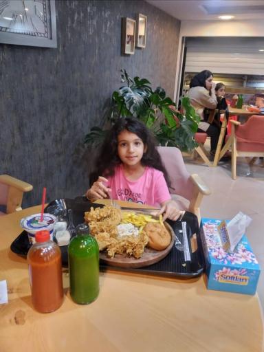 عکس کافه فست فود آوِن