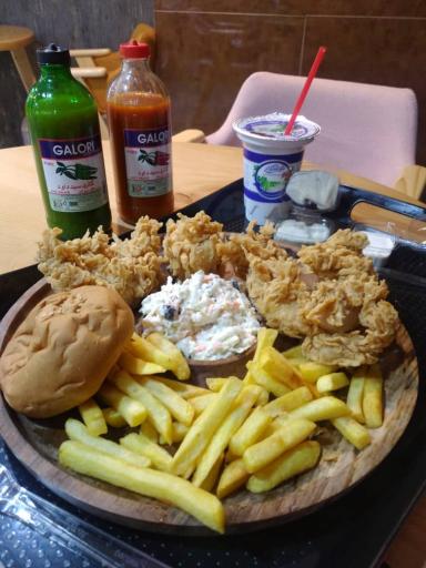 عکس کافه فست فود آوِن