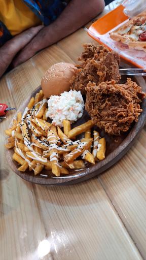 عکس کافه فست فود آوِن