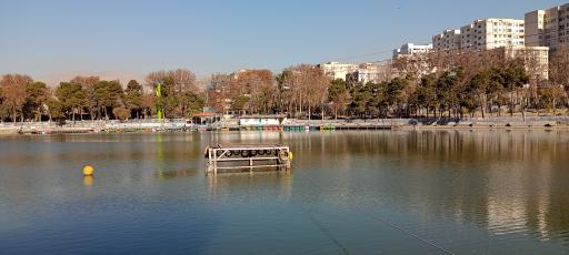 عکس دریاچه پارک ارم